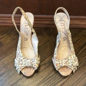 Size 9 used Floral Unisa heels